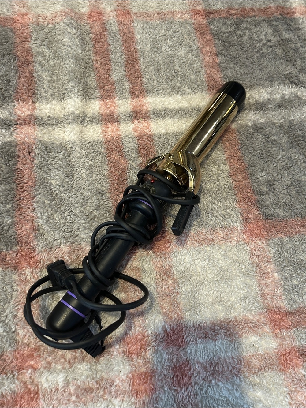Hot Tools Gold Barrel Curling Iron with Black Handle 1.5”